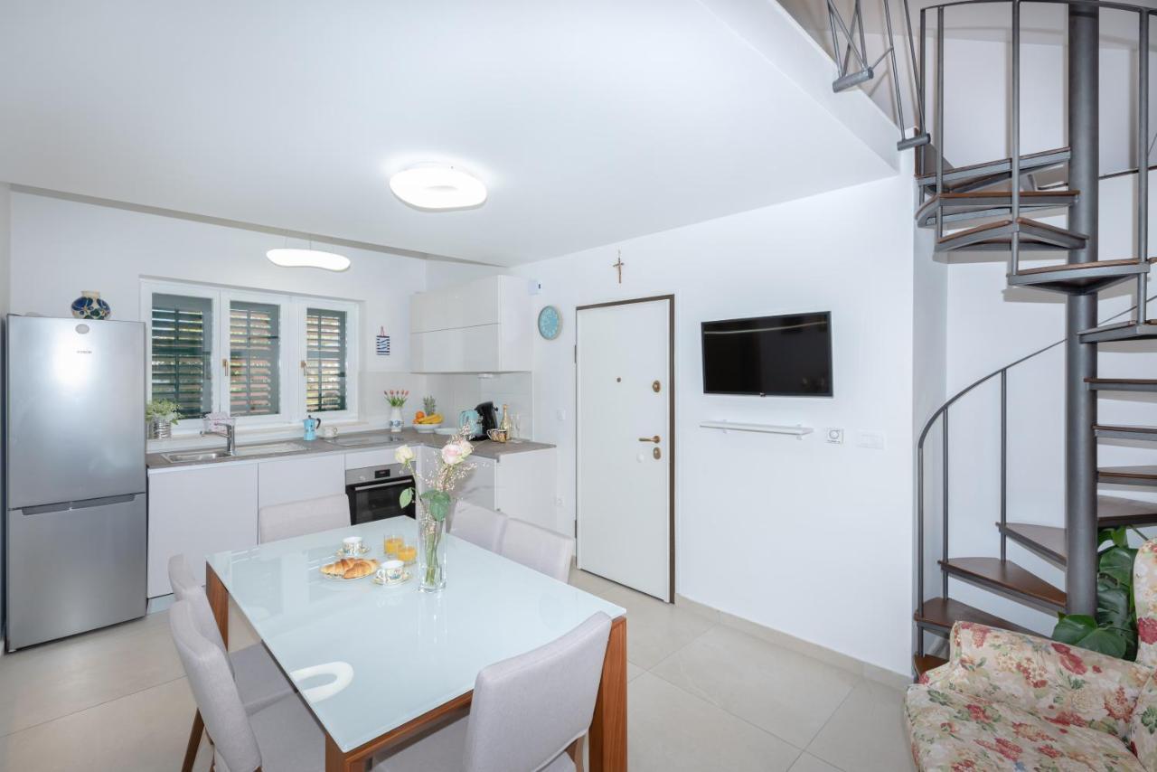 Apartment "Dida" With Free Private Parking Solin Esterno foto