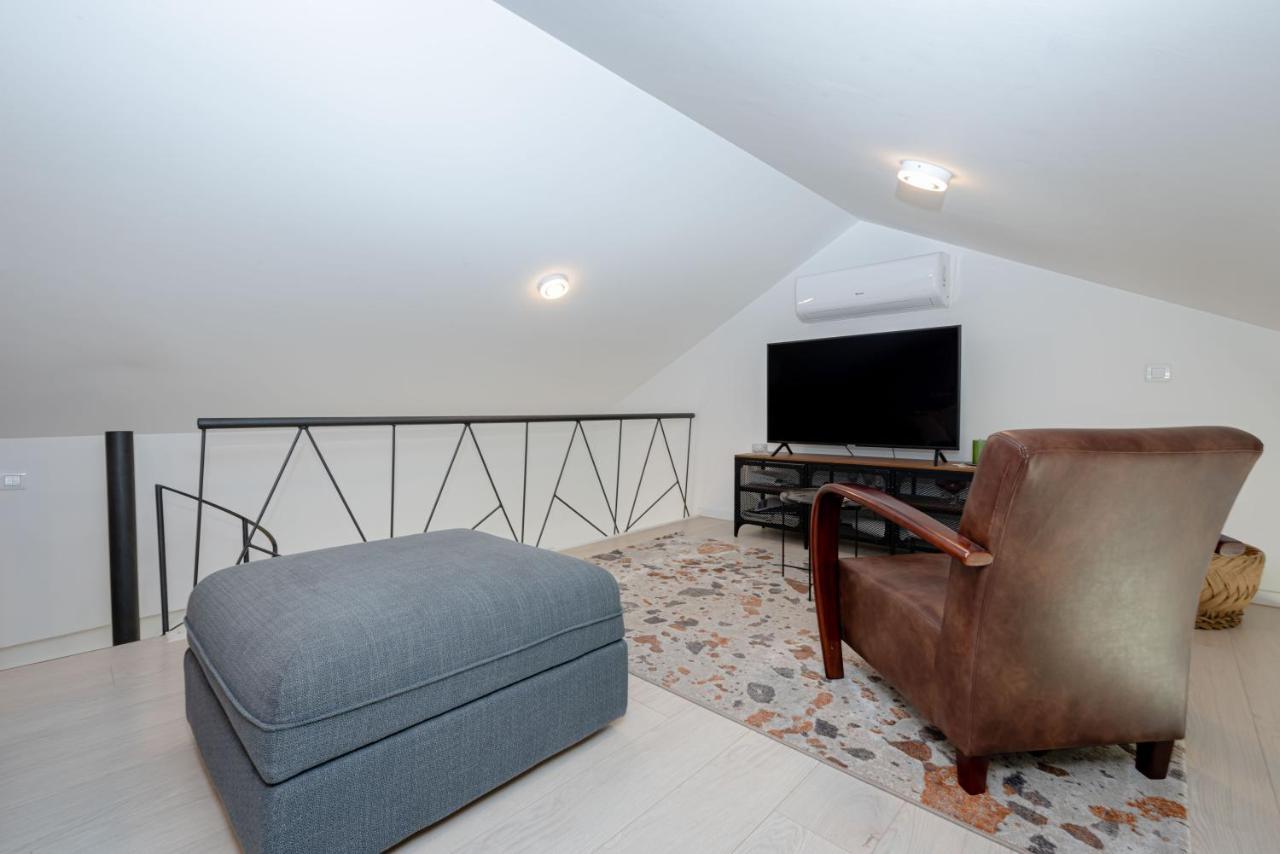 Apartment "Dida" With Free Private Parking Solin Esterno foto