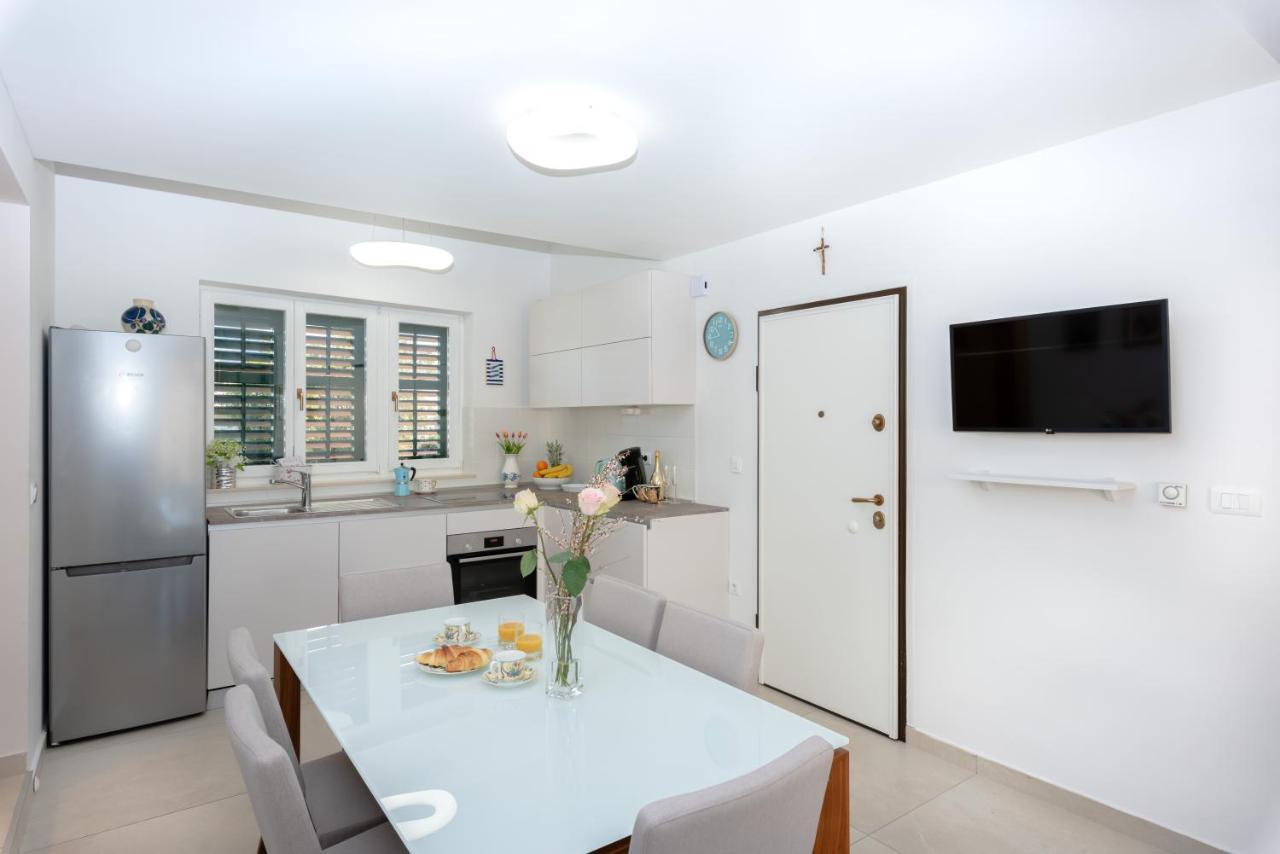 Apartment "Dida" With Free Private Parking Solin Esterno foto