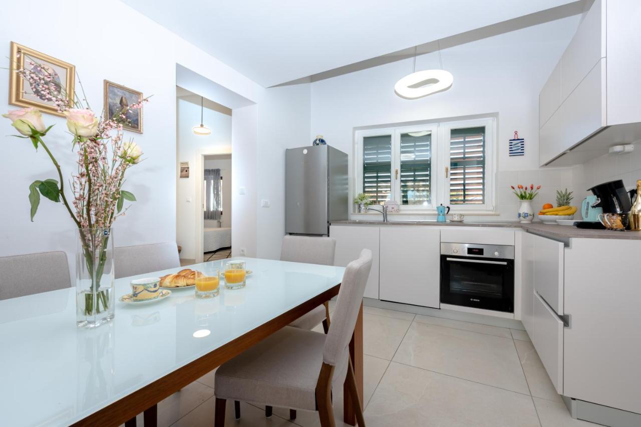 Apartment "Dida" With Free Private Parking Solin Esterno foto