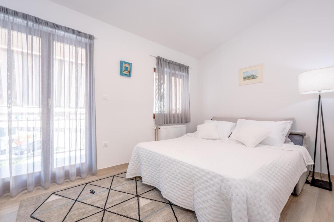 Apartment "Dida" With Free Private Parking Solin Esterno foto