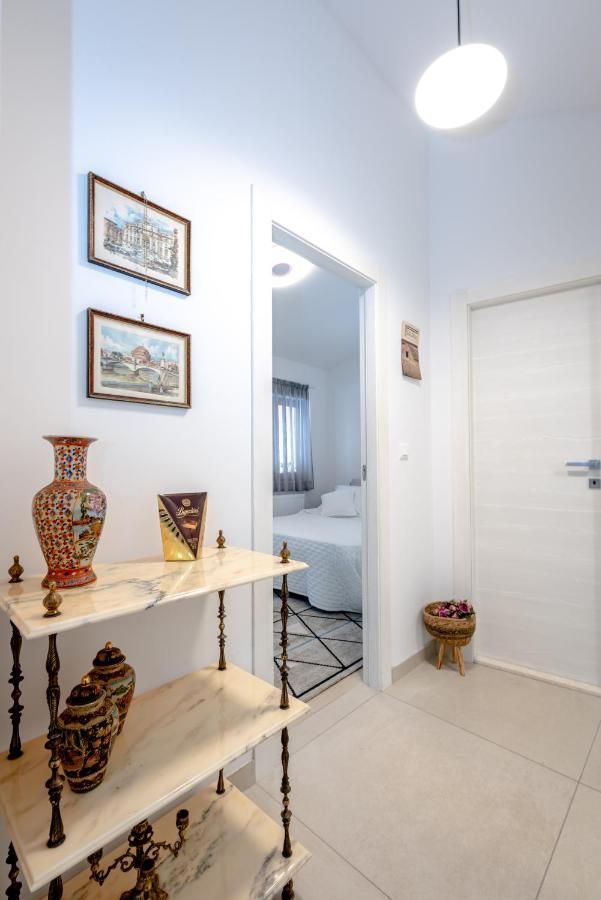 Apartment "Dida" With Free Private Parking Solin Esterno foto